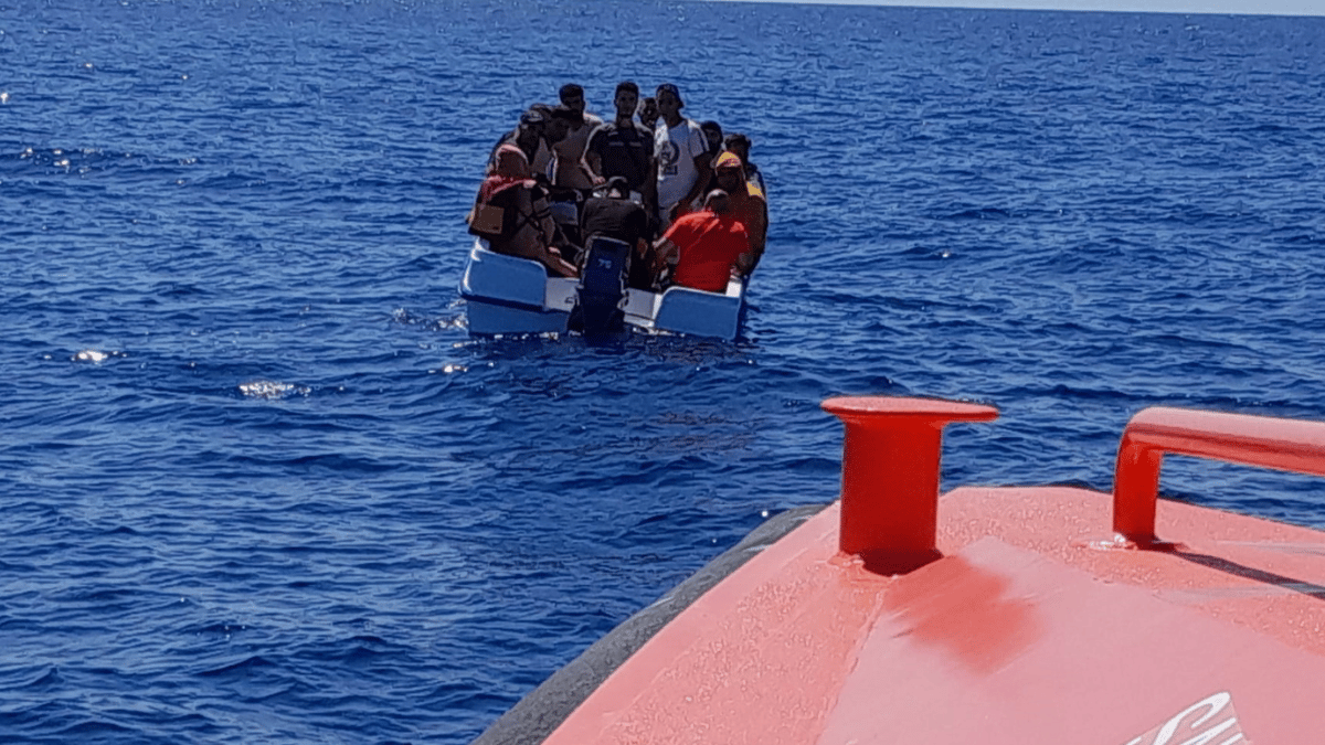 Más de 100 inmigrantes ilegales llegan a Canarias  en el último día