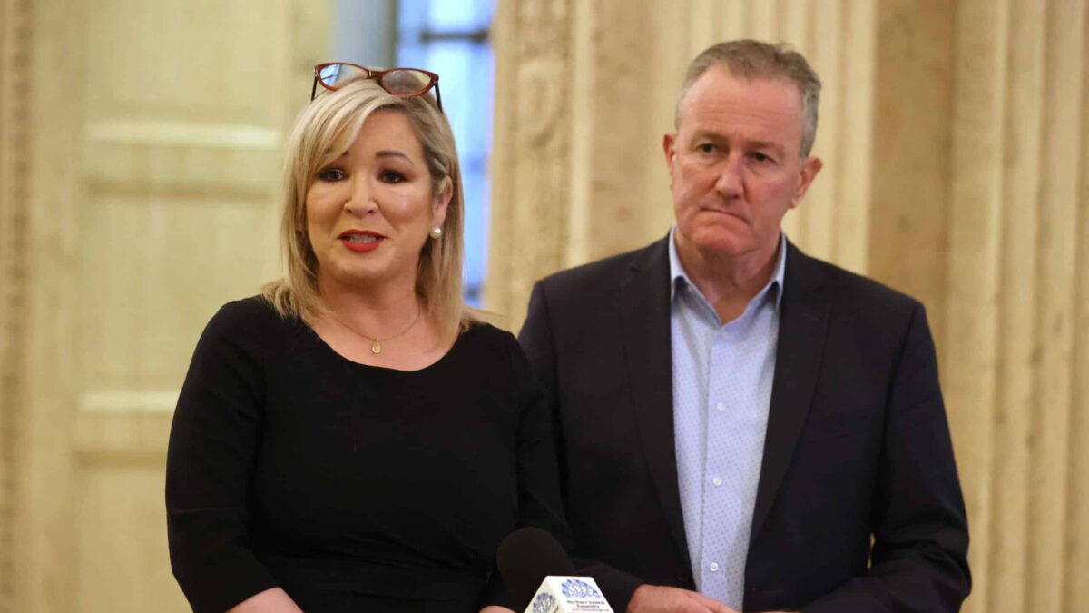 El Sinn Féin invita al DUP a recuperar las instituciones autonómicas de Irlanda del Norte