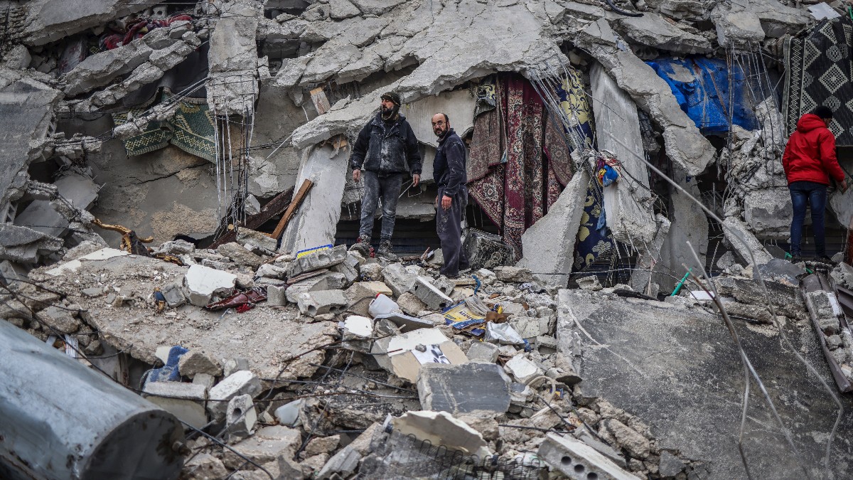 Aumentan a más de 2.600 los muertos por el terremoto en el sur de Turquía