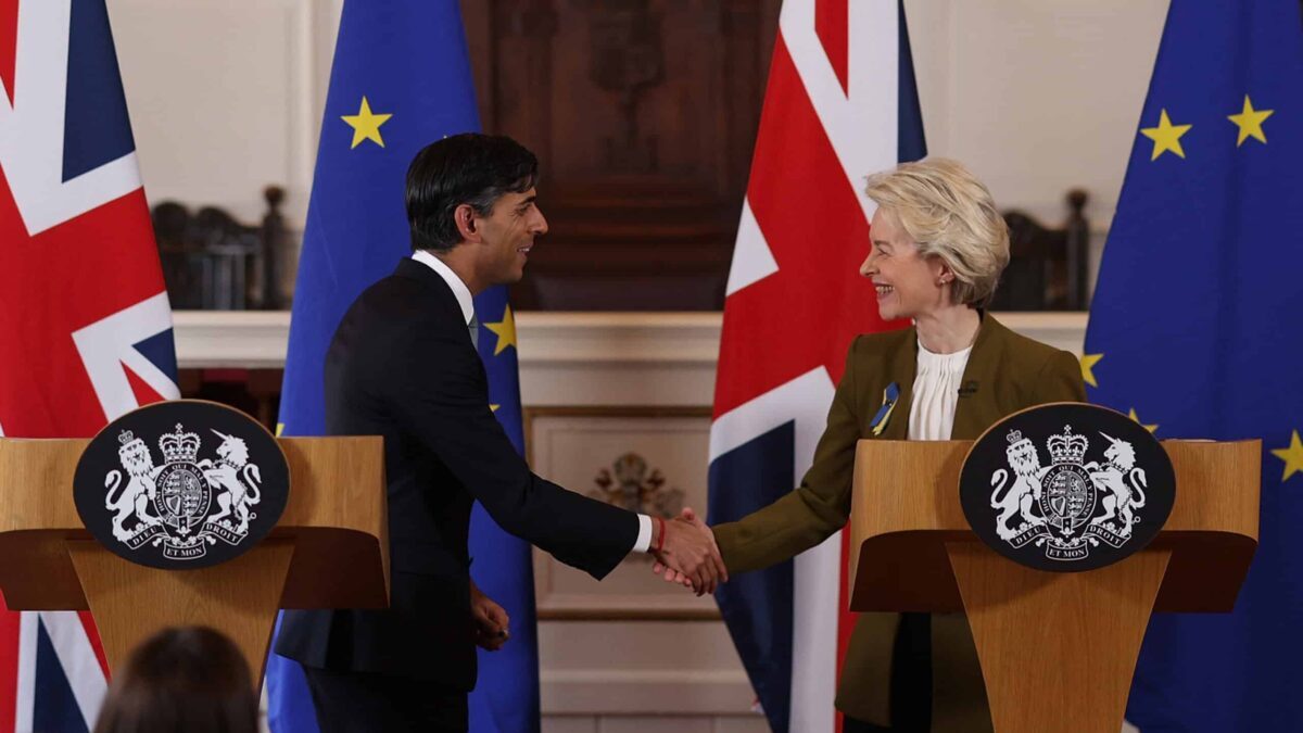 Londres y Bruselas alcanzan un acuerdo «histórico» sobre Irlanda del Norte