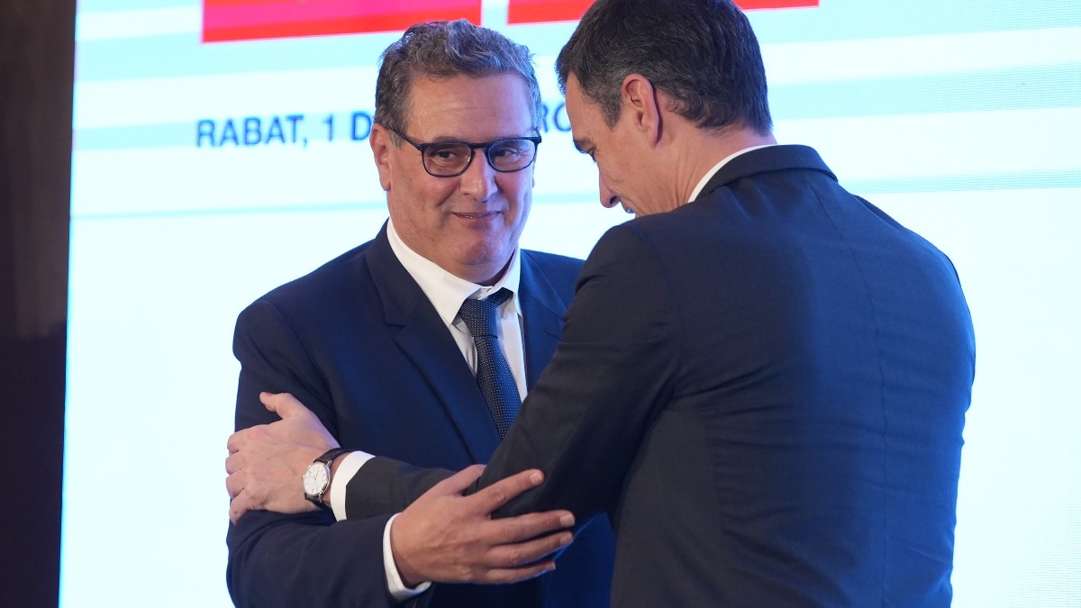 El primer ministro marroquí felicita a Sánchez por su «valor» al apoyar el plan de Rabat para el Sáhara