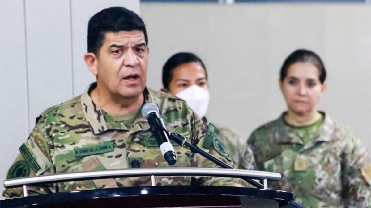 El jefe de las Fuerzas Armadas de Perú promete recuperar el orden del país