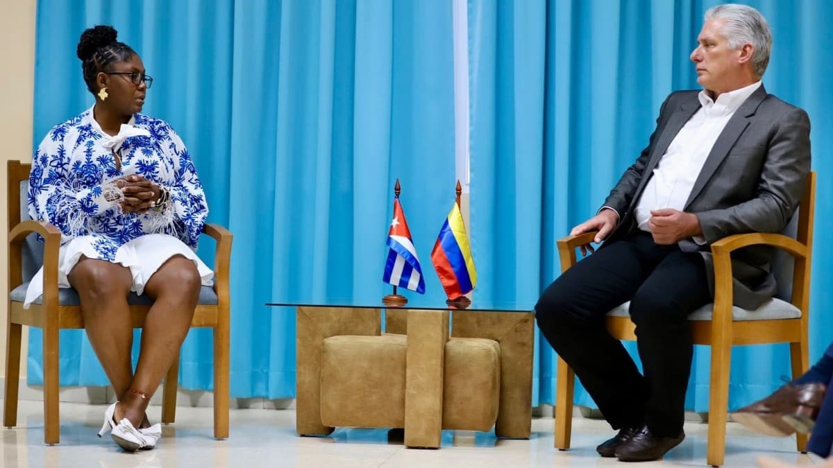 La vicepresidente de Colombia elogia el «modelo» cubano mientras Petro se desploma en los sondeos