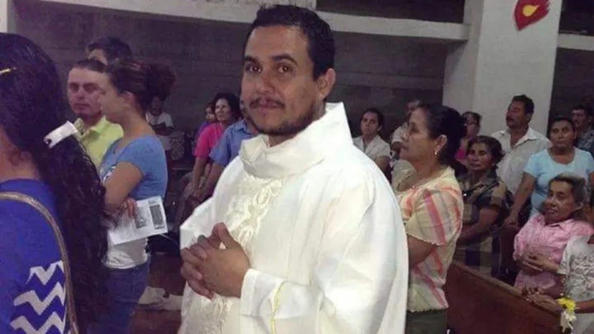 El régimen de Ortega condena a 10 años de cárcel al religioso Óscar Benavidez