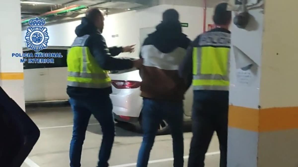 Detenido un marroquí por un robo con violencia en Sevilla en el que utilizó la técnica del «mataleón»