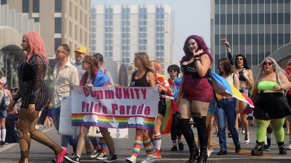 El gobernador demócrata de Maryland ratifica la ley que garantiza la hormonación a los niños «trans»