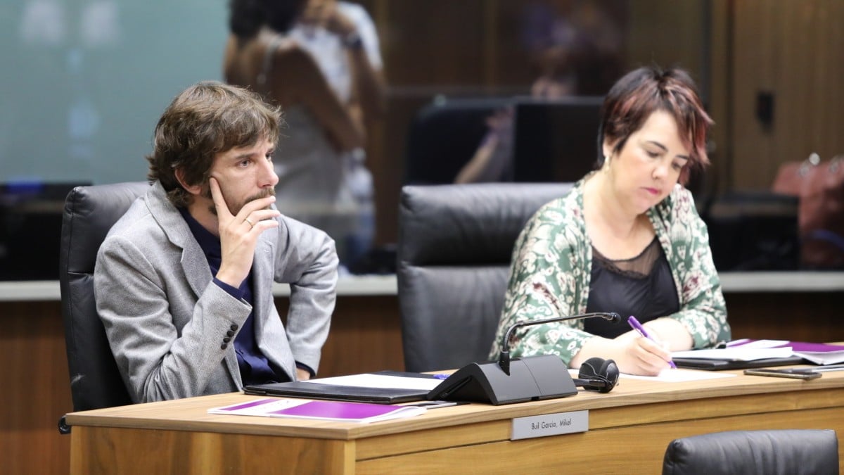 Mikel Buil y Ainhoa Aznárez, de Podemos. Europa Press