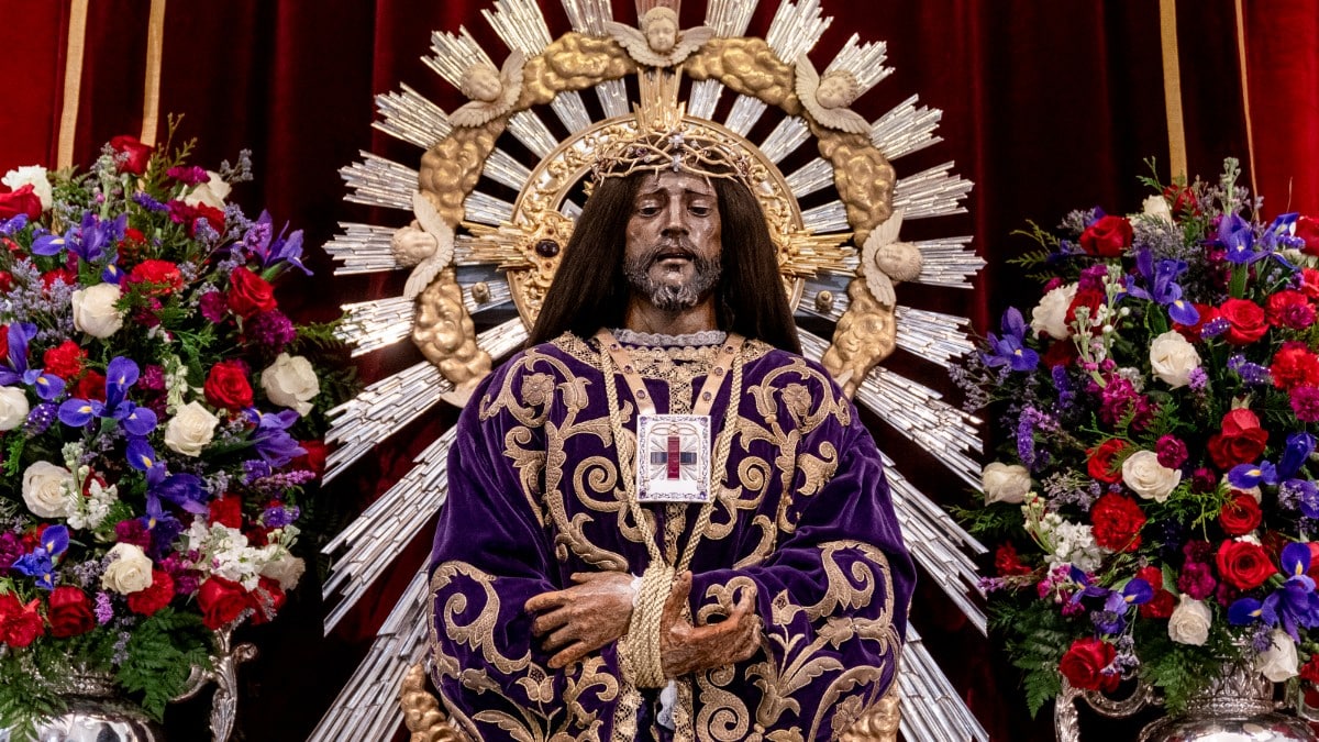 Miles de personas veneran a Jesús de Medinaceli en Madrid en el segundo viernes de Cuaresma