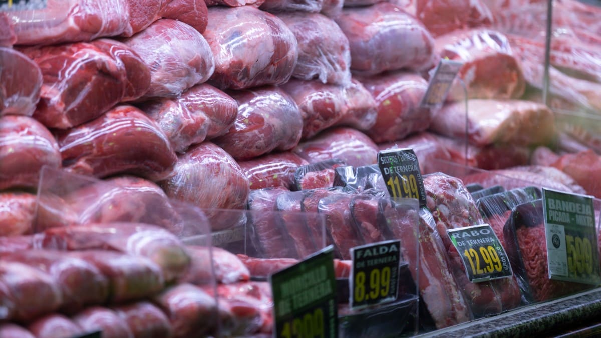 Piezas de carne en un supermercado. Europa Press