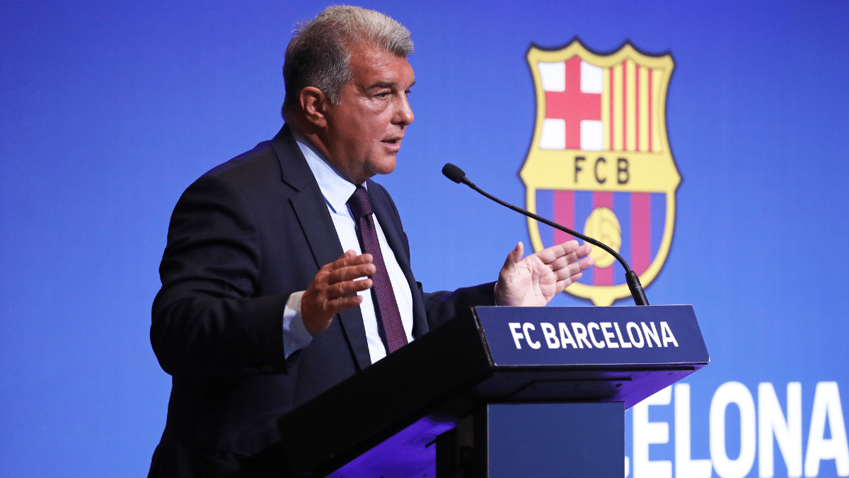 El juez que investiga el escándalo del caso Negreira imputa al Fútbol Club Barcelona por un delito de cohecho