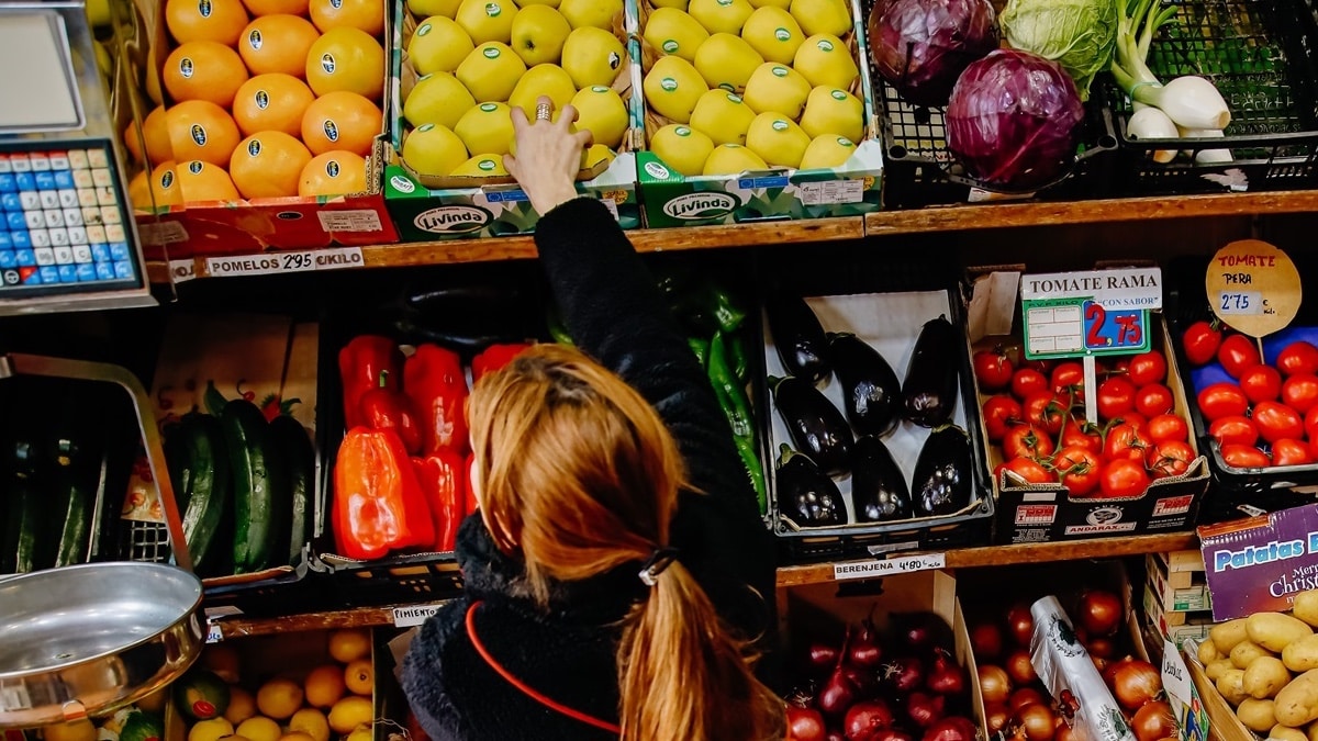 El Gobierno reconoce que bajar el IVA en los alimentos «no implica necesariamente una rebaja de precio»