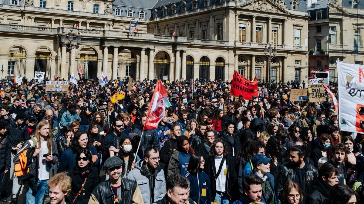 Protestas contra la reforma de las pensiones en París. Europa Press
