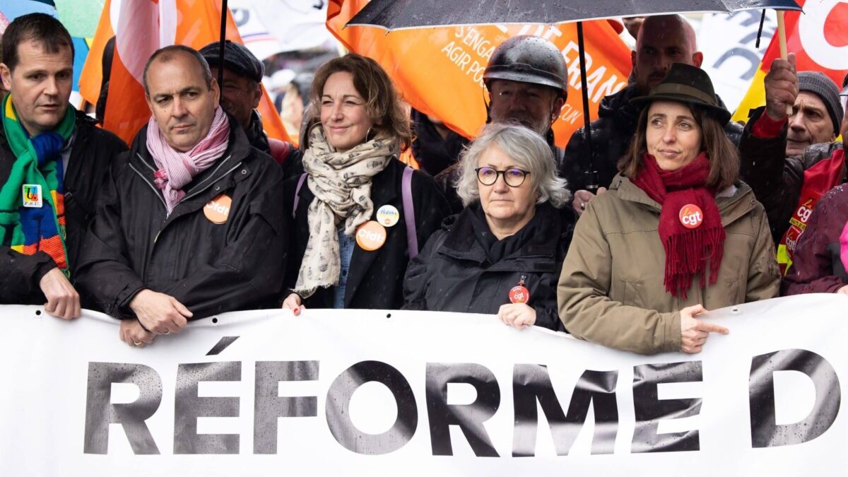 Los sindicatos franceses rechazan reunirse con Macron hasta que retire la reforma de las pensiones