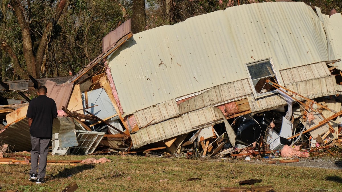 Los tornados arrasan el Medio Oeste de EEUU y provocan al menos 27 muertos
