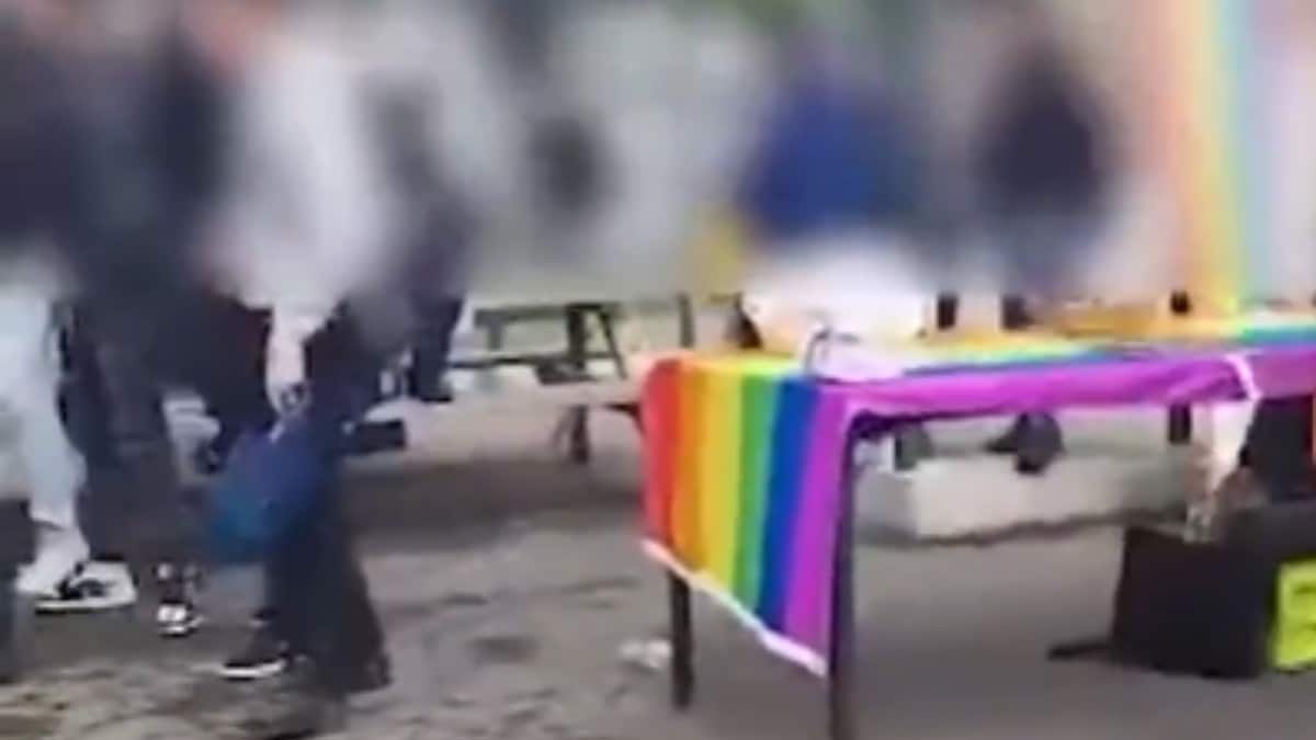 Los estudiantes musulmanes de una universidad belga sabotean un acto LGTB con escupitajos y gritos de «Alá es grande»