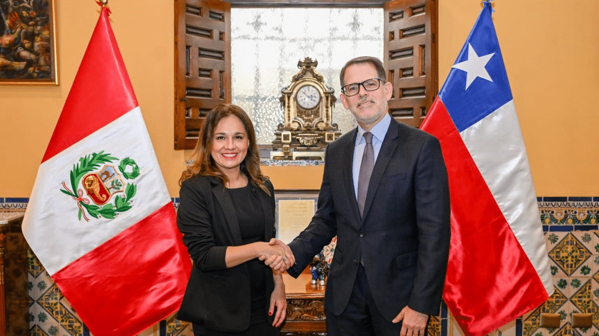 Chile y Perú acuerdan un «diálogo continental» para abordar la crisis migratoria en la región