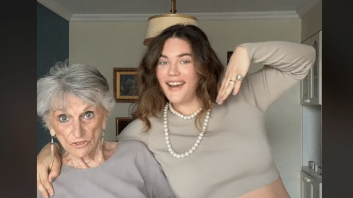 Una modelo publica un vídeo en TikTok antes de que apliquen la eutanasia a su abuela: «¿Estás emocionada?»