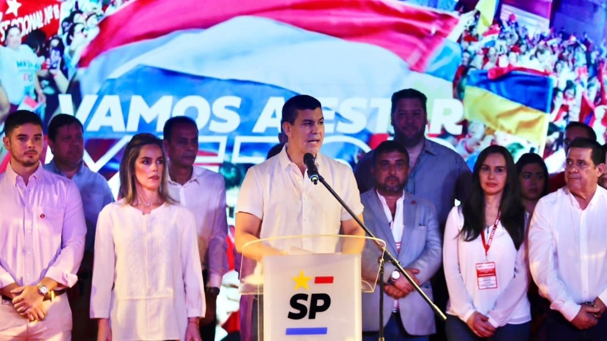 La victoria de Santiago Peña evita la llegada de la izquierda al poder en Paraguay