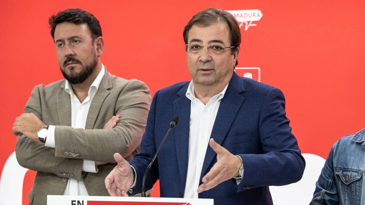 Vara se desdice de su marcha después de que Guardiola pida la abstención al PSOE: «Voy a intentar gobernar en Extremadura»