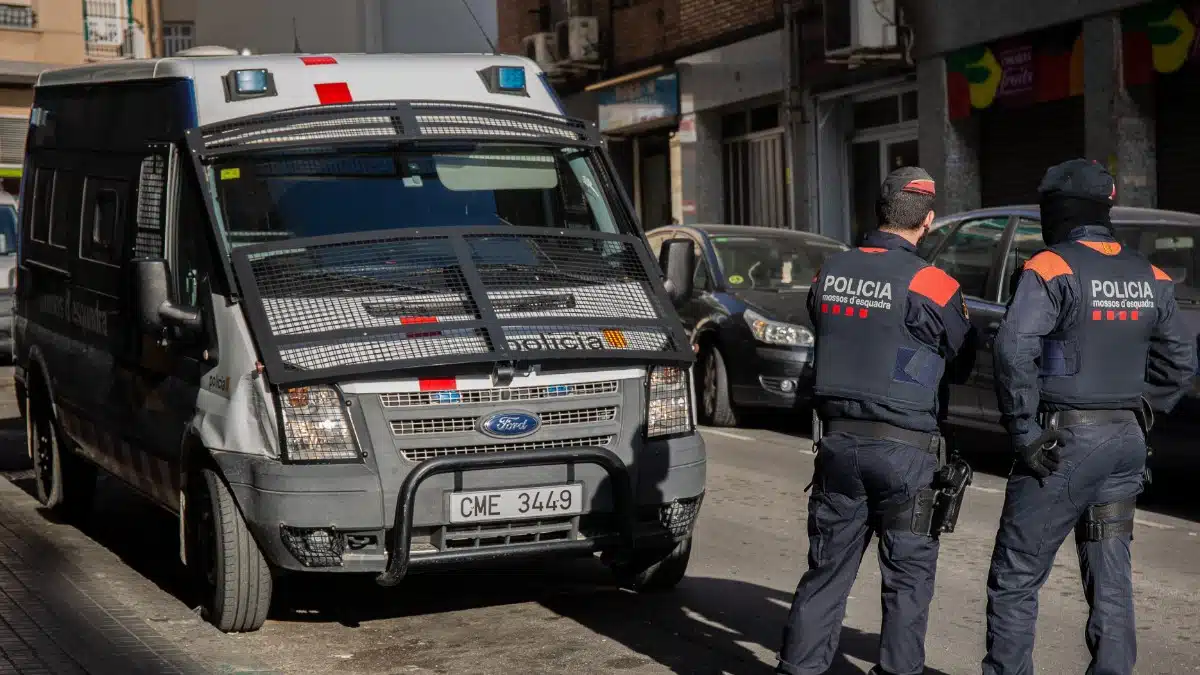 La Policía Nacional y los Mossos emiten una alerta interna