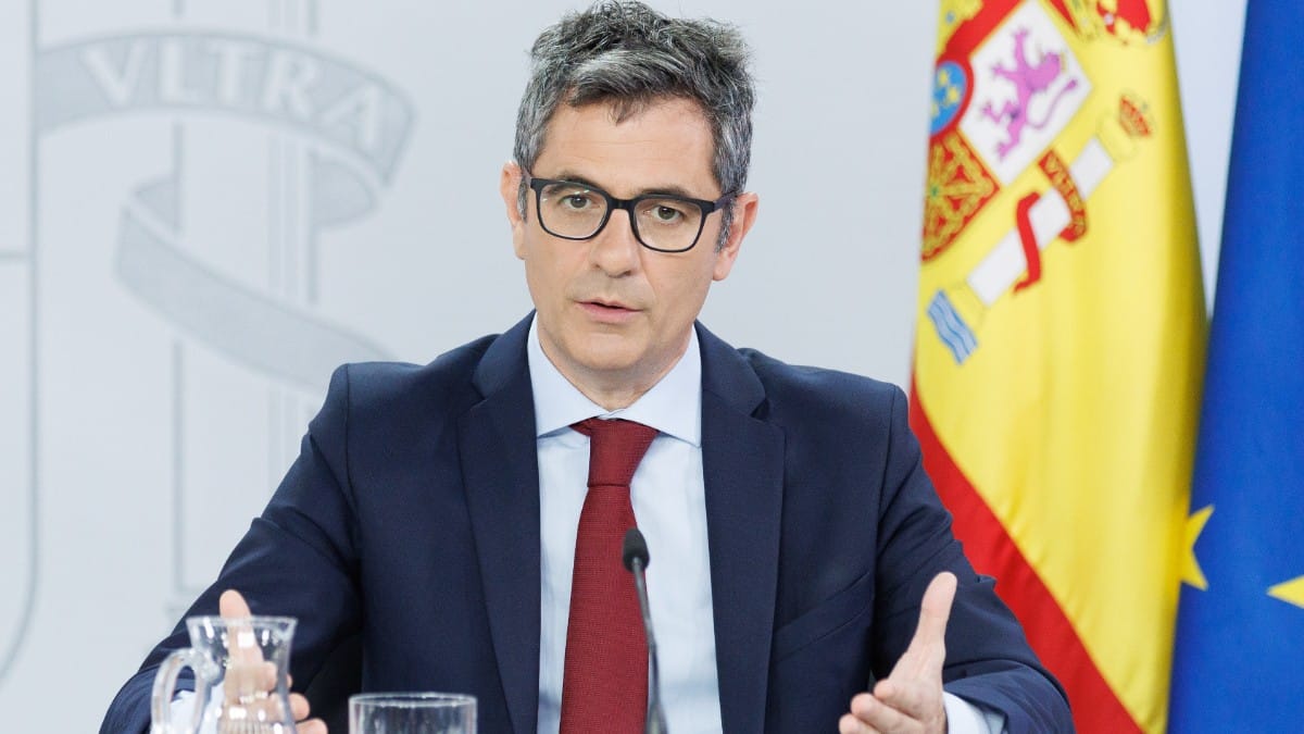 La Junta Electoral apercibe a Bolaños por utilizar la Moncloa para hacer propaganda del PSOE