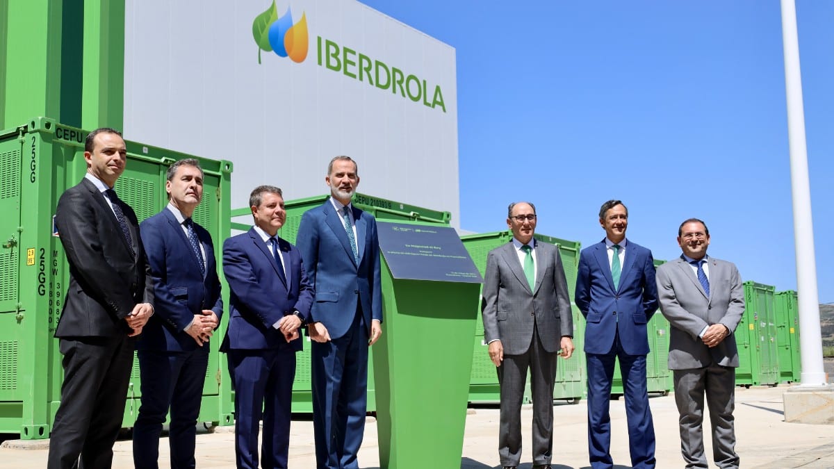 Felipe VI y el Rey de Países Bajos visitan la planta de hidrógeno verde de Iberdrola en Puertollano