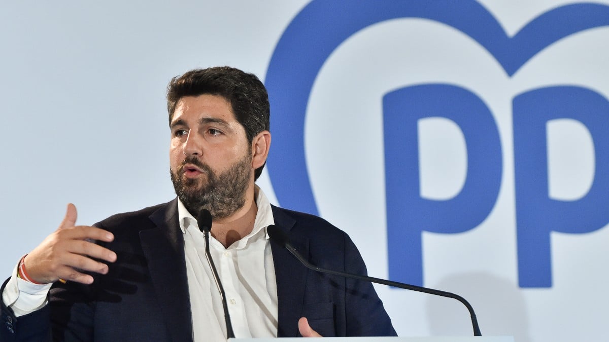 PP y PSOE pactan los cinco puestos en la Mesa de Asamblea de Murcia y dejan fuera a VOX