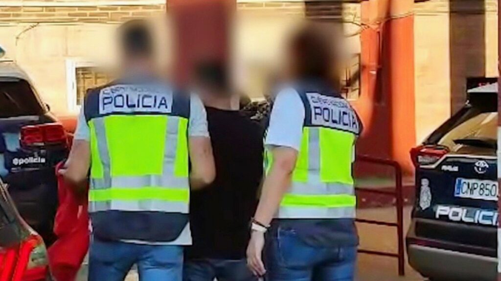 Sospechoso en el momento de la detención. Fuente: Policía Nacional
