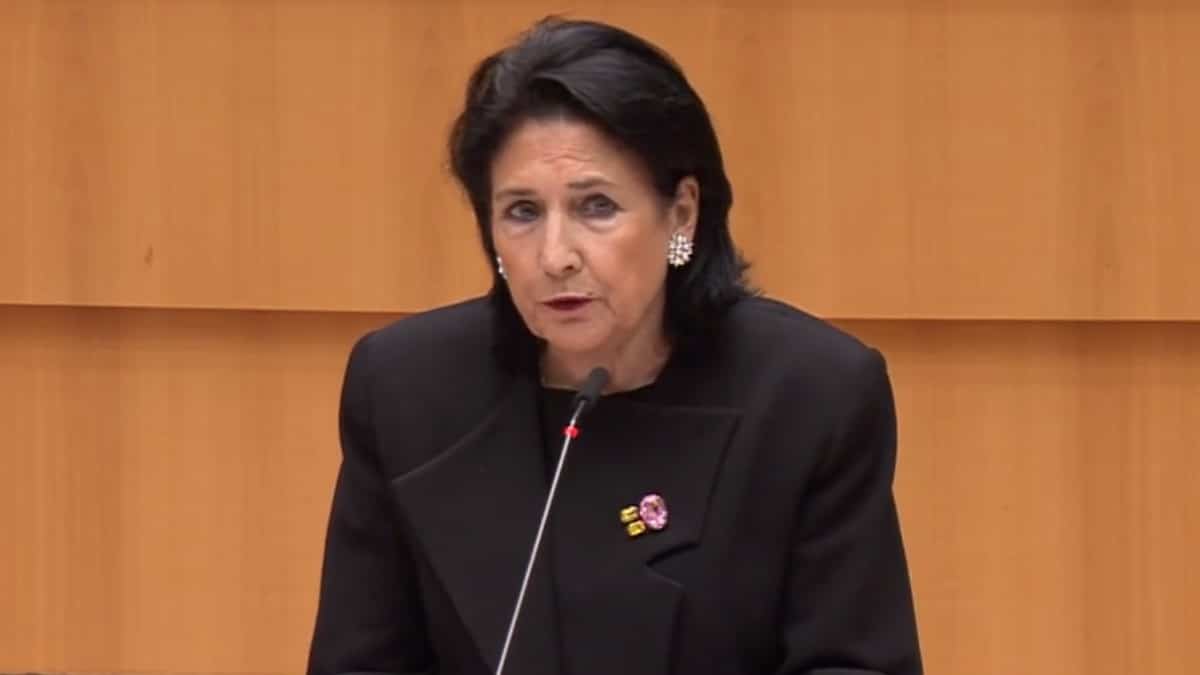 La presidenta de Georgia recuerda a los eurodiputados la identidad cristiana de Europa