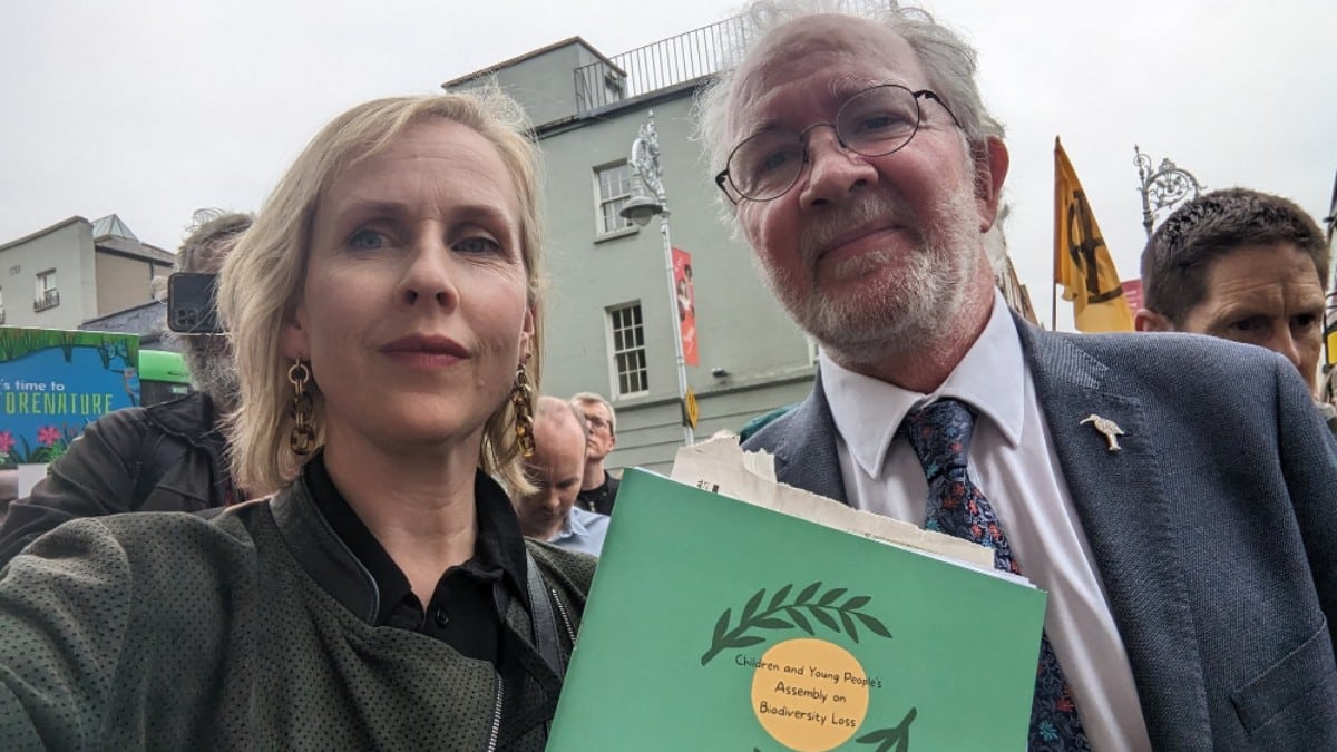 La líder de Los Verdes de Irlanda aboga por restringir la libertad «por el bien común»