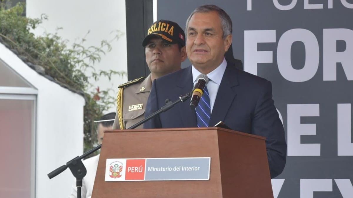 El ministro del Interior de Perú insta a quienes organizan nuevas revueltas a «dar la cara»