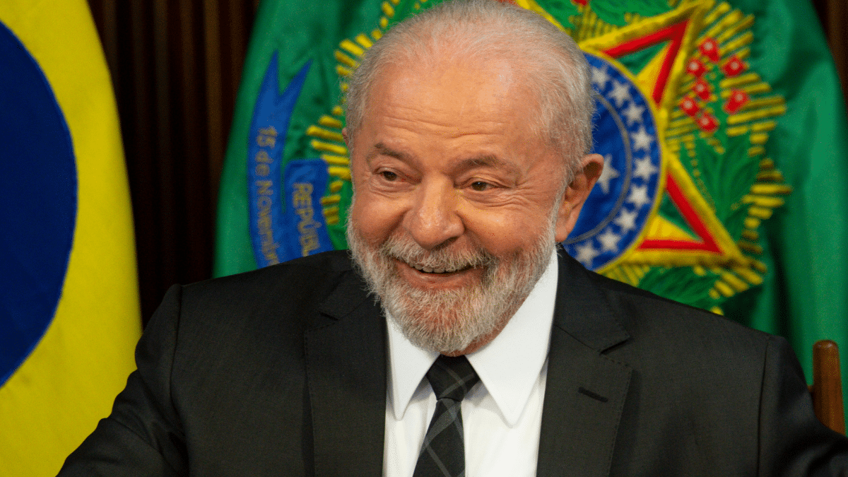 Lula presume de sentirse «orgulloso» cuando le llaman «comunista»