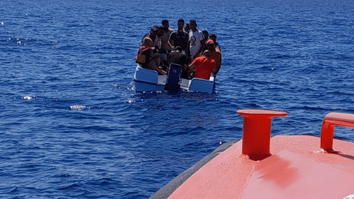 La Policía detiene al presunto cabecilla de una red de inmigración ilegal dedicada a organizar viajes en patera desde Argelia