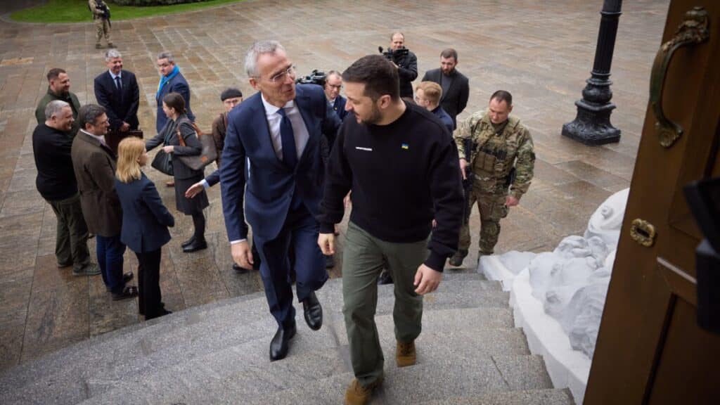 Imagen de archivo de un encuentro en Kiev entre el secretario general de la OTAN, Jens Stoltenberg, y el presidente de Ucrania, Volodimir Zelensky. Europa Press