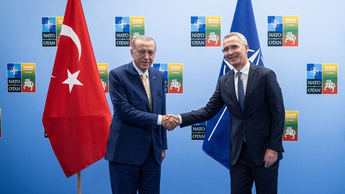 Jens Stoltenberg junto a Erdogan. Europa Press OTAN