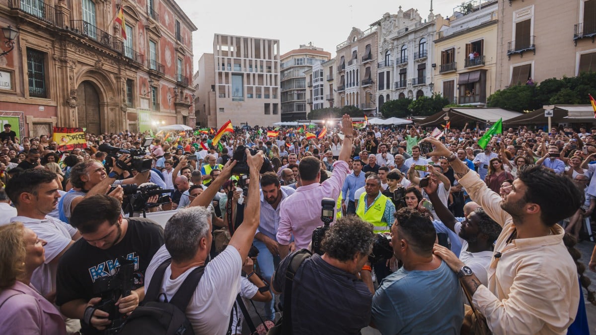 Abascal lamenta en Murcia que el PP no respete la voluntad de los votantes