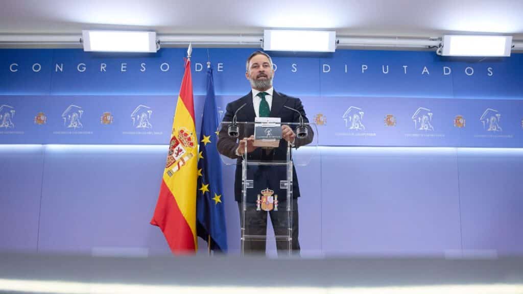El líder de VOX, Santiago Abascal, durante una rueda de prensa, en el Congreso de los Diputados. Europa Press