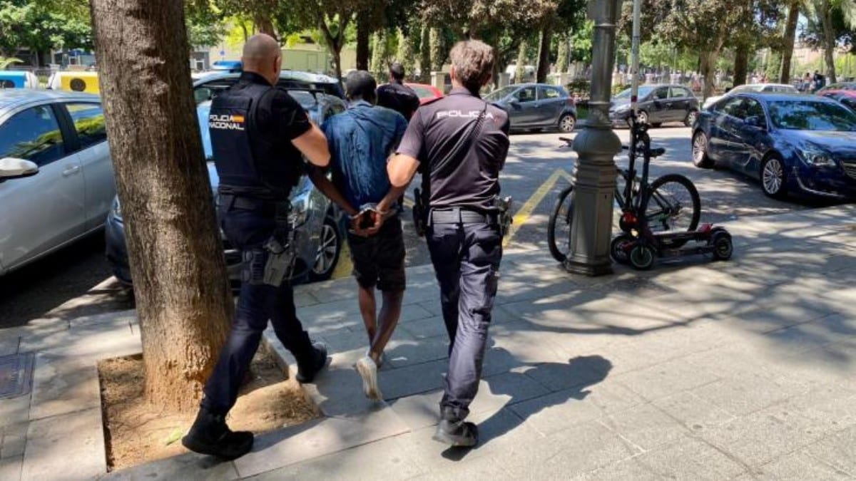 La Policía detiene en Palma a un inmigrante ilegal maliense después de que intentara robar en dos casas en un mismo día