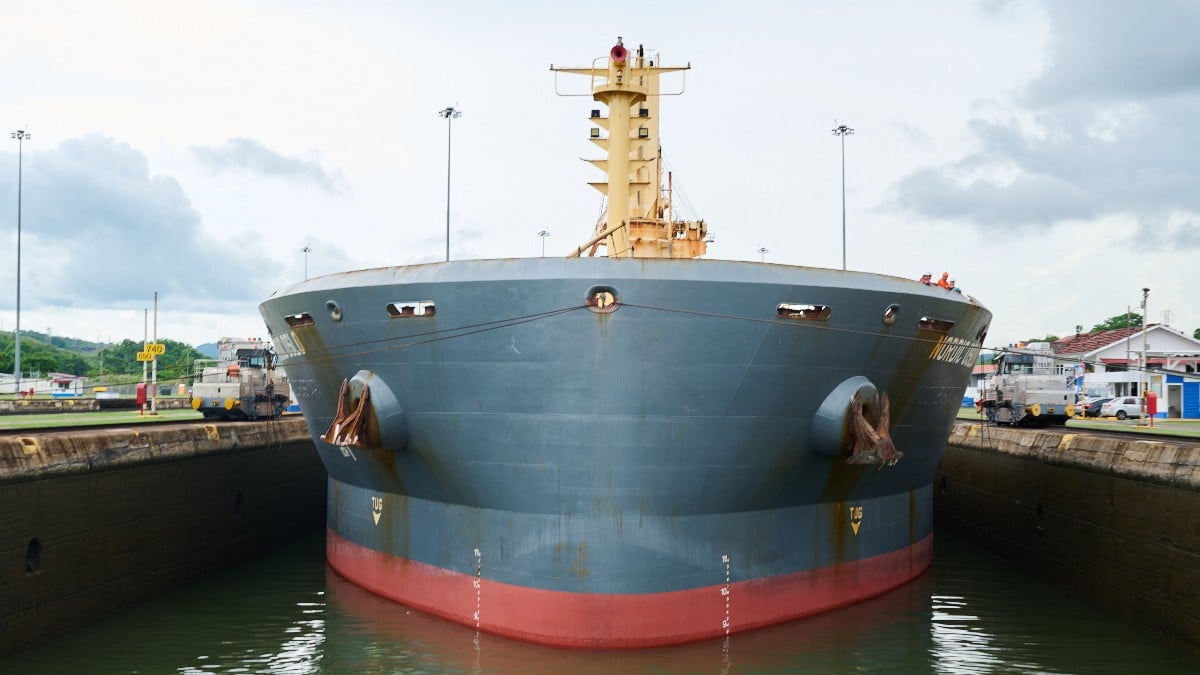 El canal de Panamá prorroga por un año las restricciones al tránsito de embarcaciones