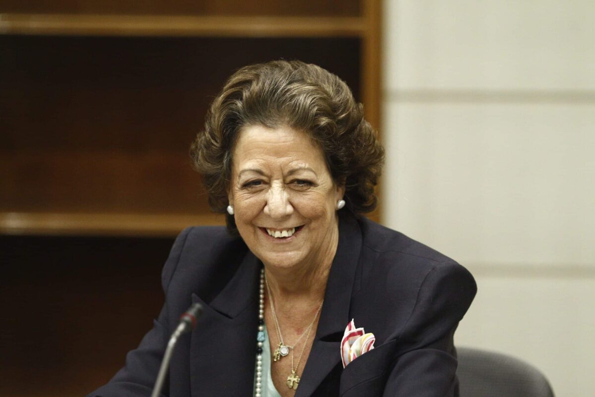 El Ayuntamiento de Valencia nombra alcaldesa honoraria a Rita Barberá con el sí del PP y VOX