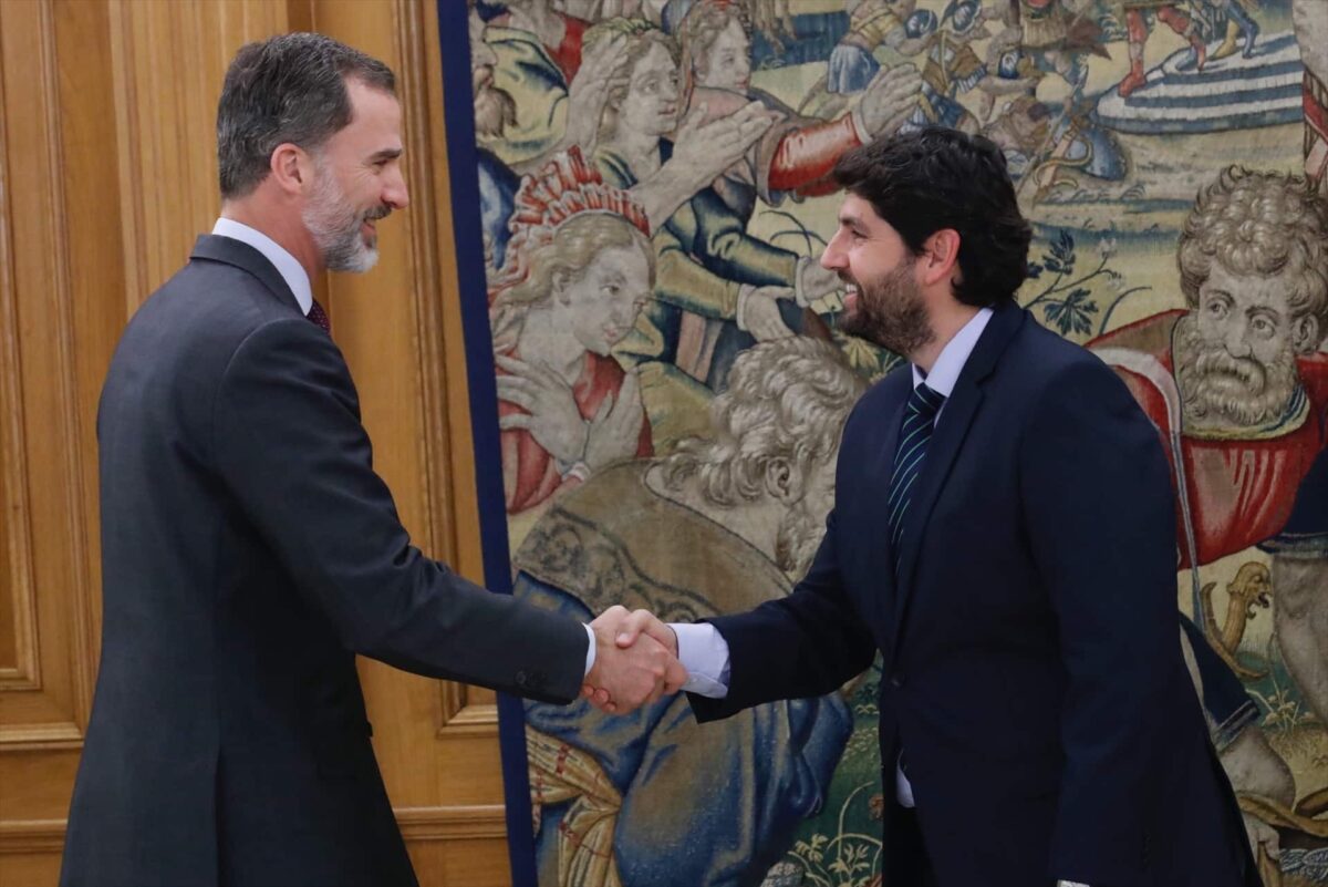 El Rey Felipe VI recibe al presidente de Murcia en el Palacio de la Zarzuela