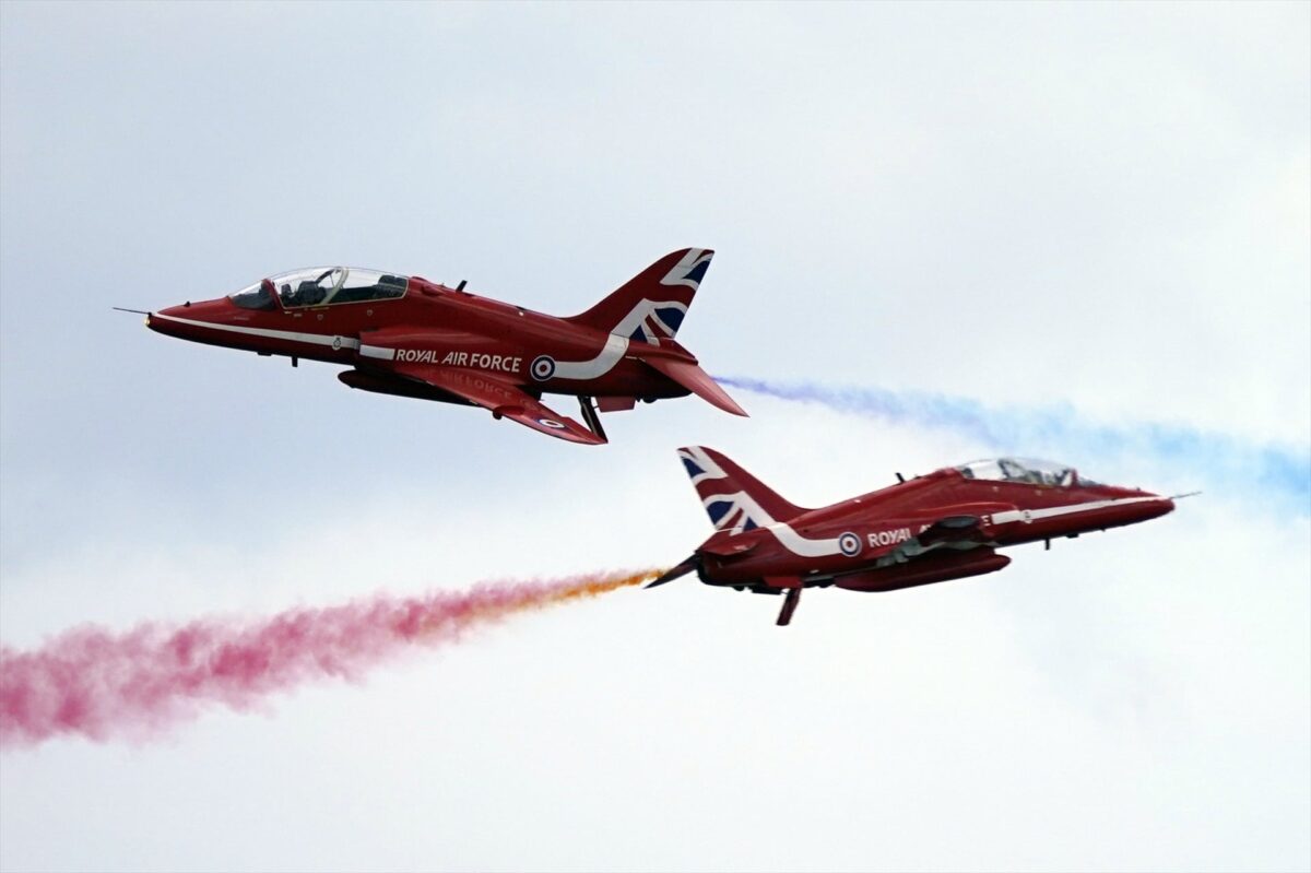 El Gobierno prohíbe una exhibición aérea de los Red Arrows británicos por violar el espacio aéreo español