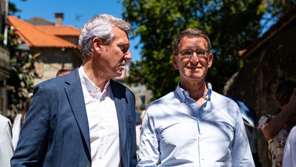 Alfonso Rueda junto a Alberto Núñez Feijoo. Europa Press