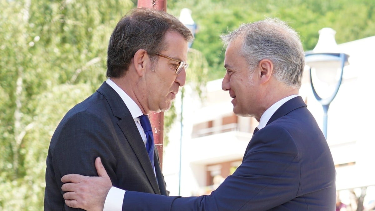 El Lehendakari, Iñigo Urkullu con el presidente del PP, Alberto Núñez Feijoo. Europa Press