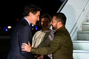 El primer ministro de Canadá, Justin Trudeau, y el presidente de Ucrania, Volodimir Zelenski. Europa Press