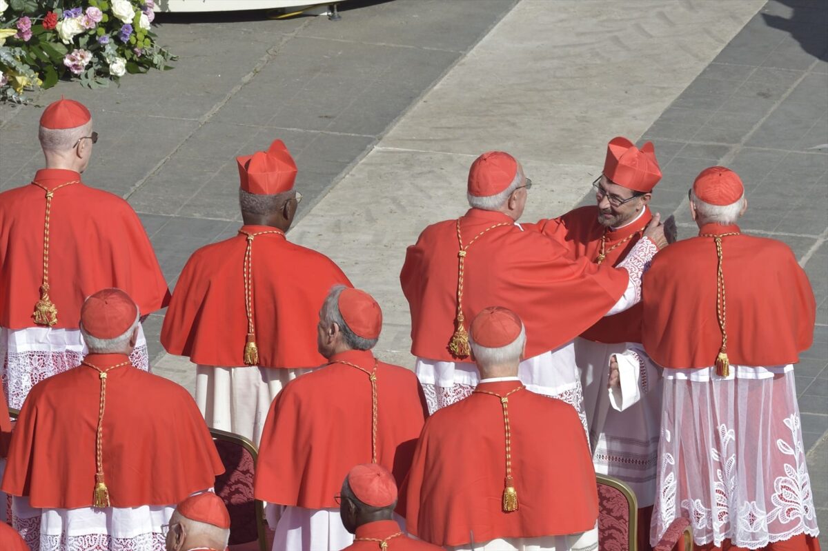 Félix Bolaños e Isabel Celaá acompañan a los tres nuevos cardenales españoles