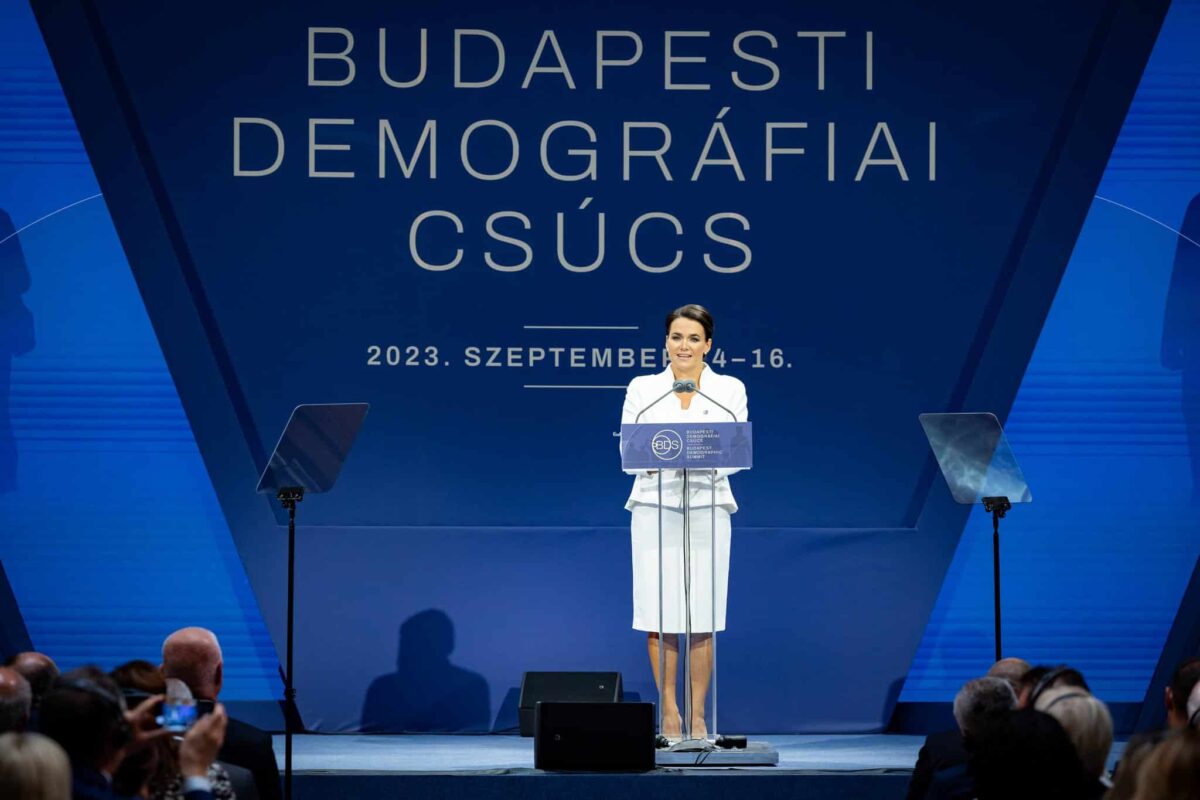 La Cumbre Demográfica de Budapest, un faro en defensa de la natalidad y de la familia