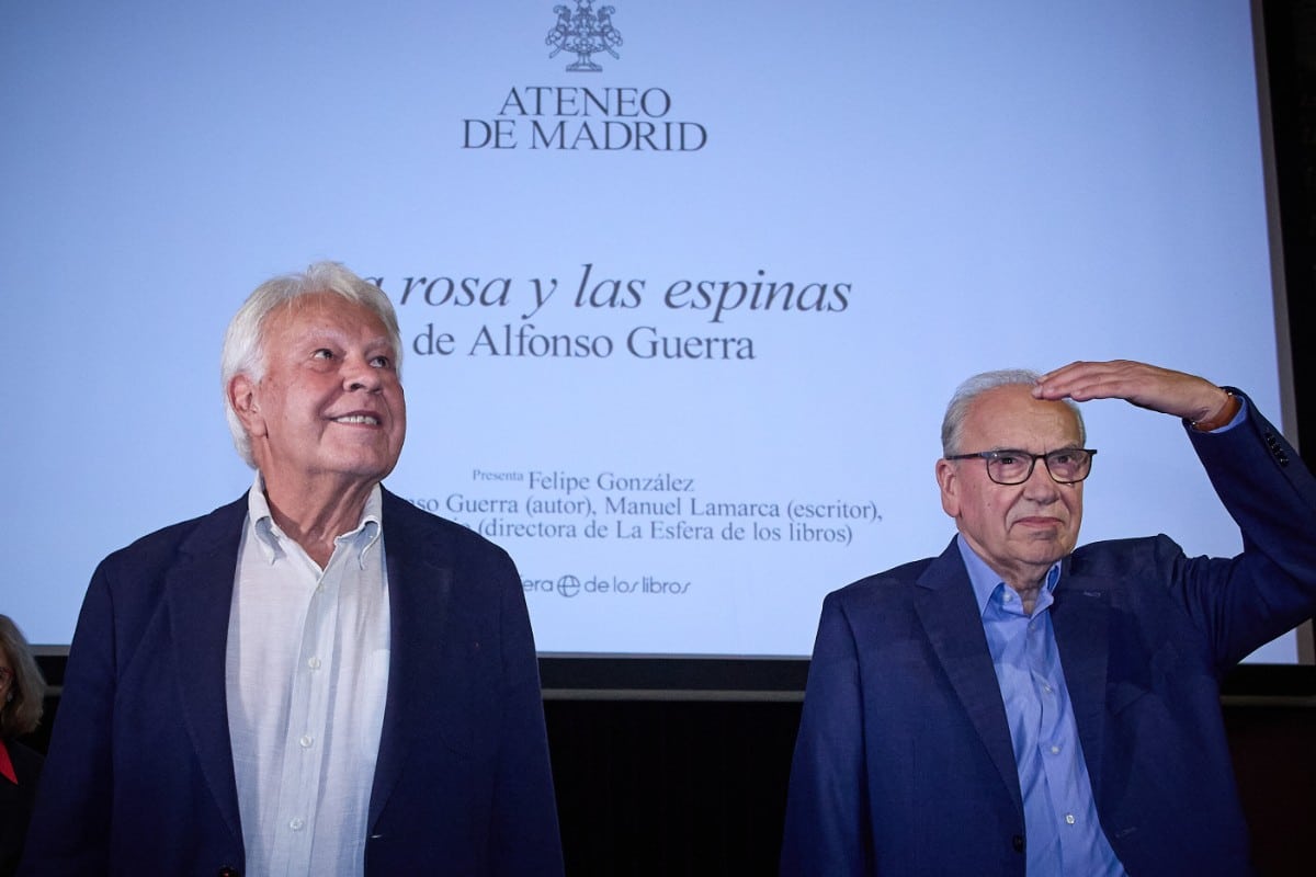 Alfonso Guerra arremete contra Pedro Sánchez ante Felipe González: «Yo no he sido disidente, es disidente el que va cambiando»