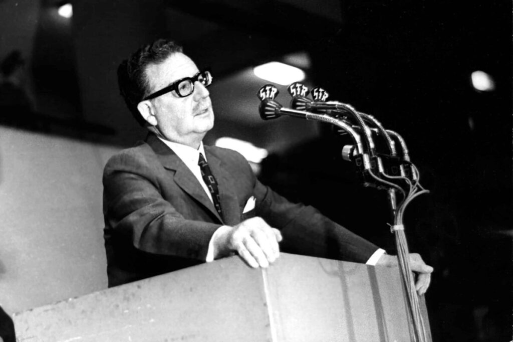 Salvador Allende: Una Breve Biografía