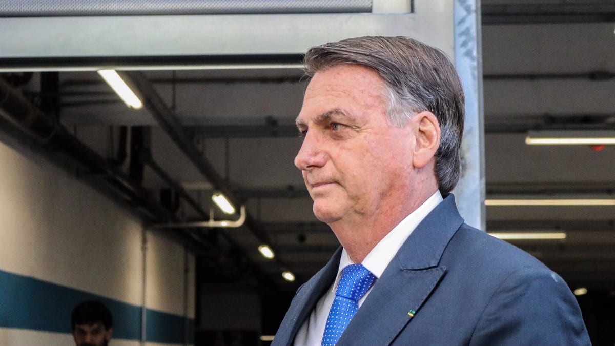 Bolsonaro será operado el martes de problemas derivados del atentado que sufrió en 2018